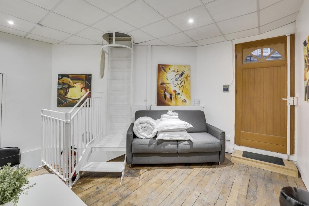 Triplex In Boulevard De Magenta By Guestready Lejlighed Paris Eksteriør billede