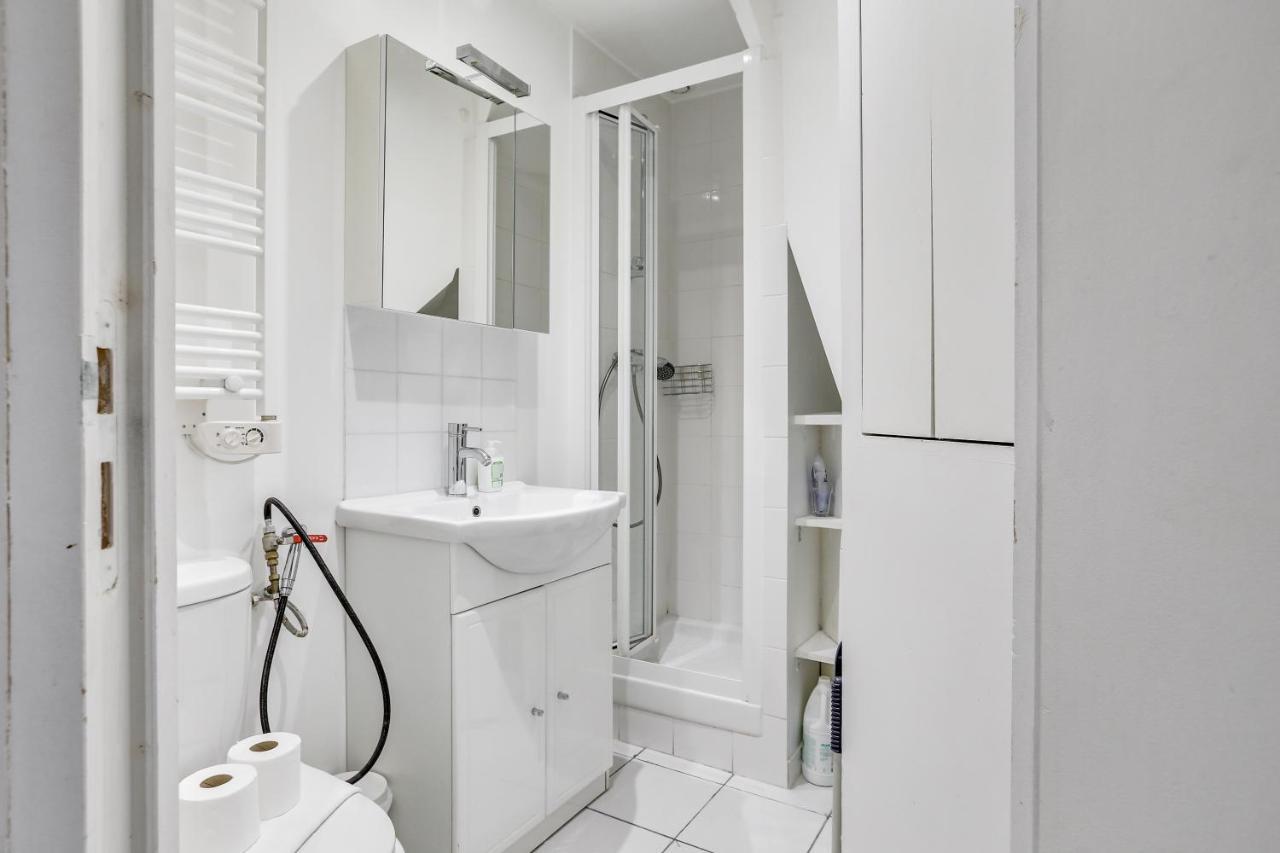 Triplex In Boulevard De Magenta By Guestready Lejlighed Paris Eksteriør billede