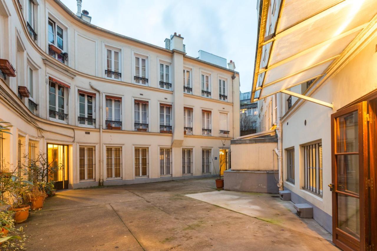 Triplex In Boulevard De Magenta By Guestready Lejlighed Paris Eksteriør billede
